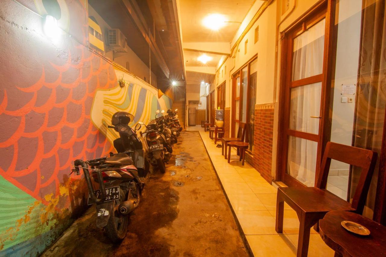 Putra Dadi Guest House Canggu  Exterior photo